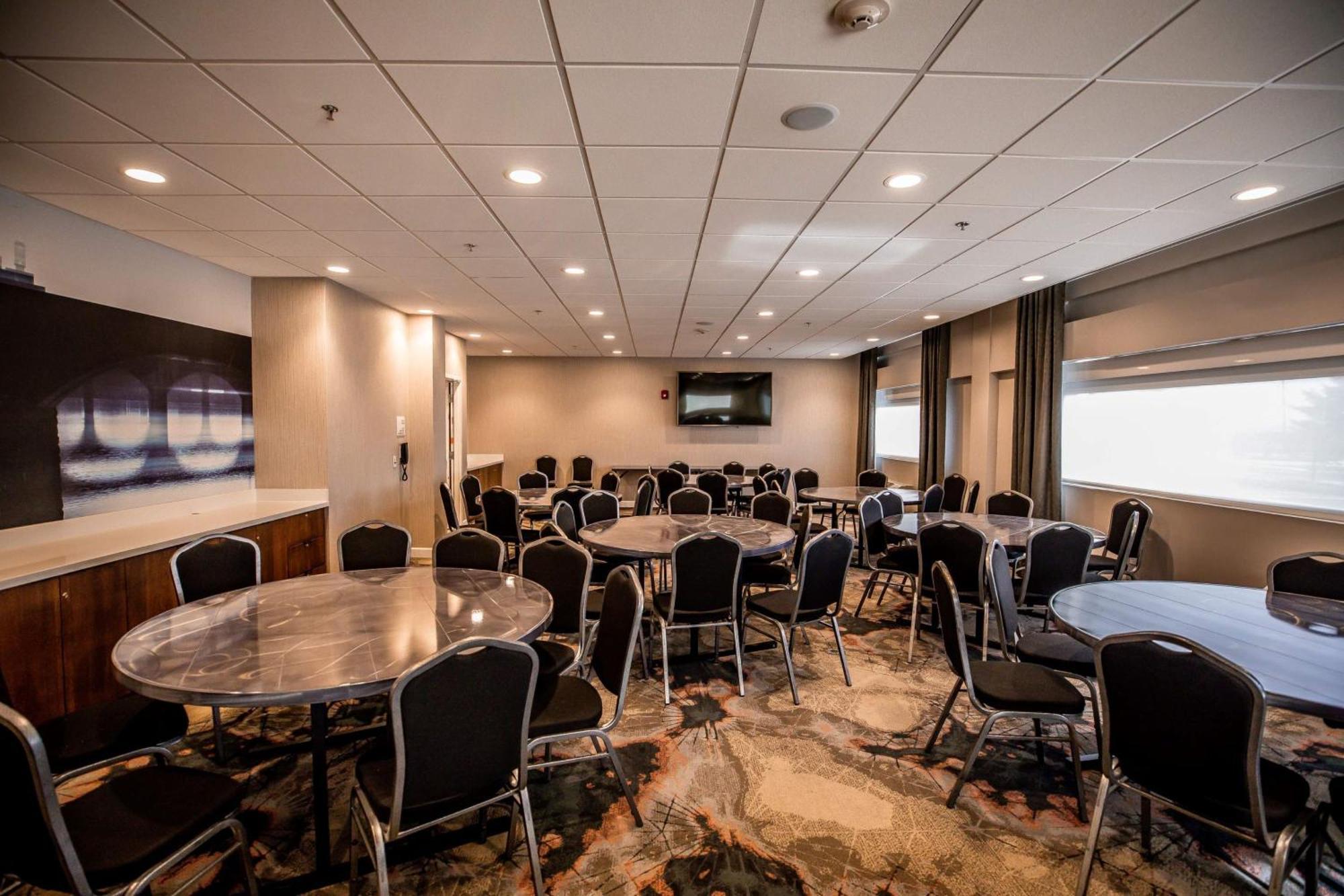 Hotel Indigo Harrisburg - Hershey By Ihg Exterior photo